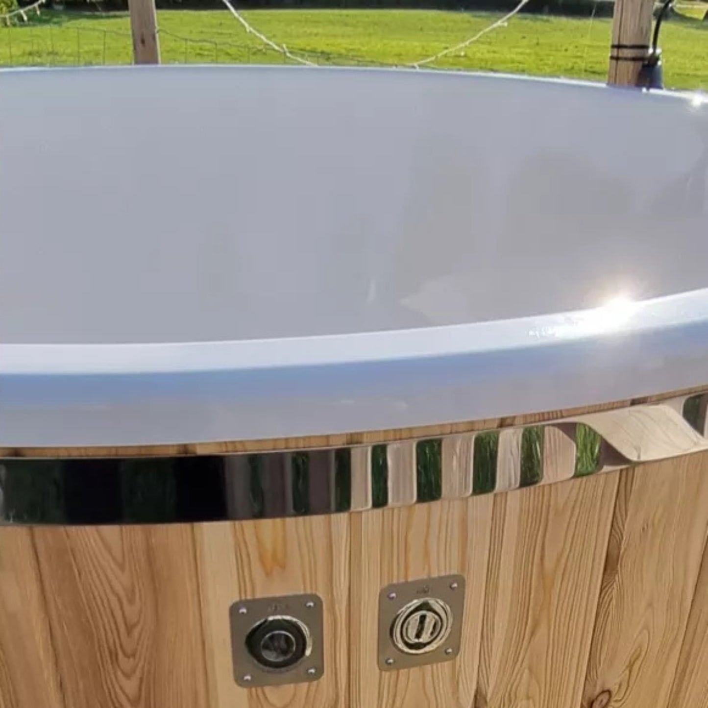 4-6 Person Wood-Fired Hot Tub | Round Shape | Fibreglass Liner