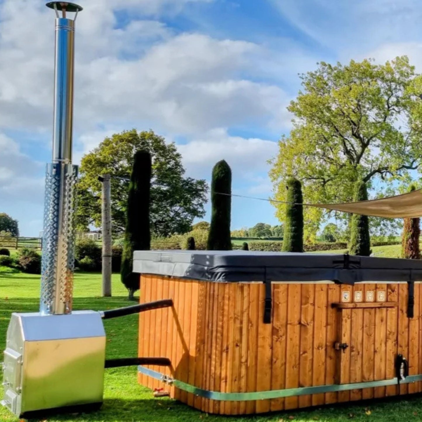 6-8 Person Wood-Fired Hot Tub | Square Shape | Fibreglass Liner