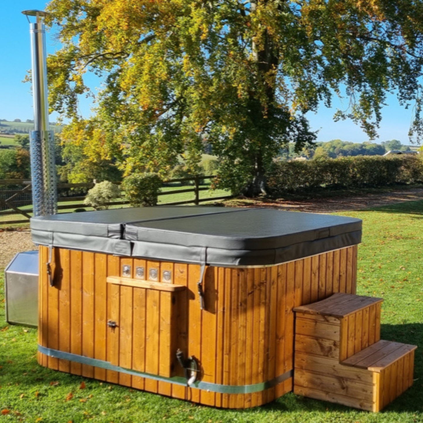 6-8 Person Wood-Fired Hot Tub | Square Shape | Fibreglass Liner