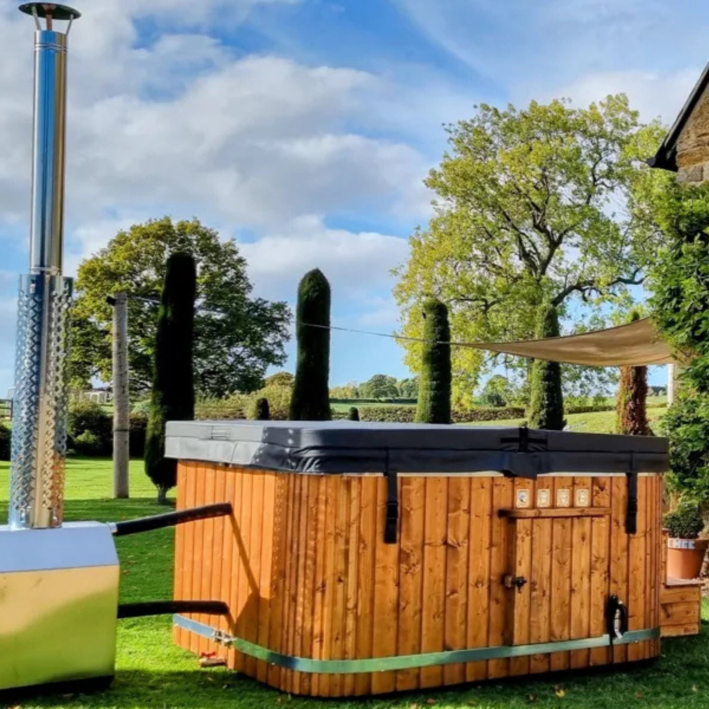 6-8 Person Wood-Fired Hot Tub | Square Shape | Fibreglass Liner