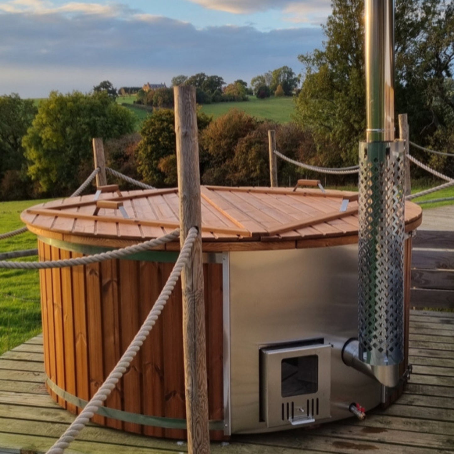8-10 Person Wood-Fired Hot Tub | Round Shape | Fibreglass Liner