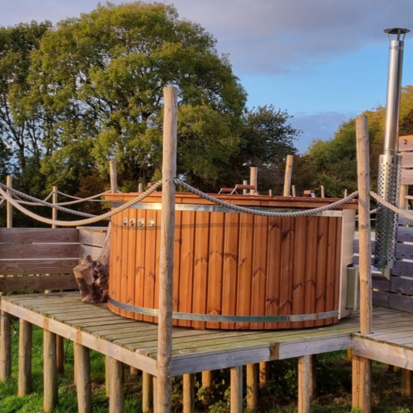8-10 Person Wood-Fired Hot Tub | Round Shape | Fibreglass Liner