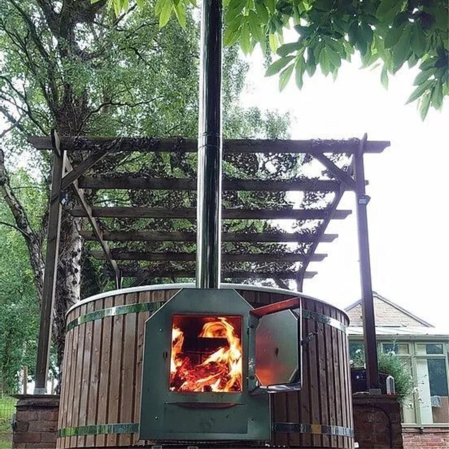 8-10 Person Wood-Fired Hot Tub | Round Shape | Fibreglass Liner