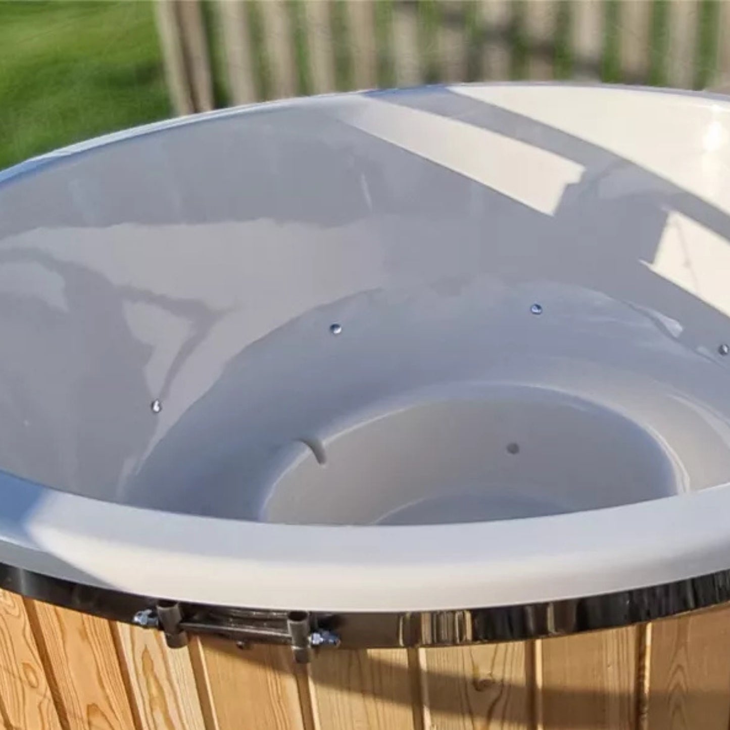 4-6 Person Wood-Fired Hot Tub | Round Shape | Fibreglass Liner